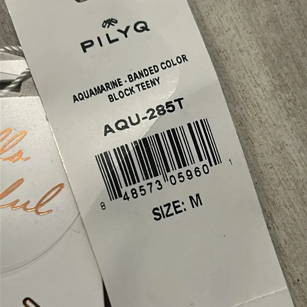 Pilyq aquamarine color